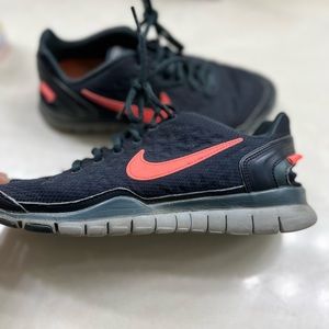 Nike Black Pink H20 Repel Workout Water Shoe 6.5